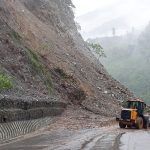 पहिराका कारण मुग्लिन–नौबिसे सडक अवरुद्ध